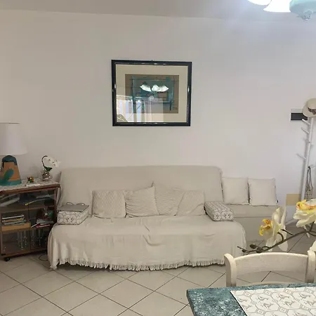 Appartement Elegant Steps From The Sea! *